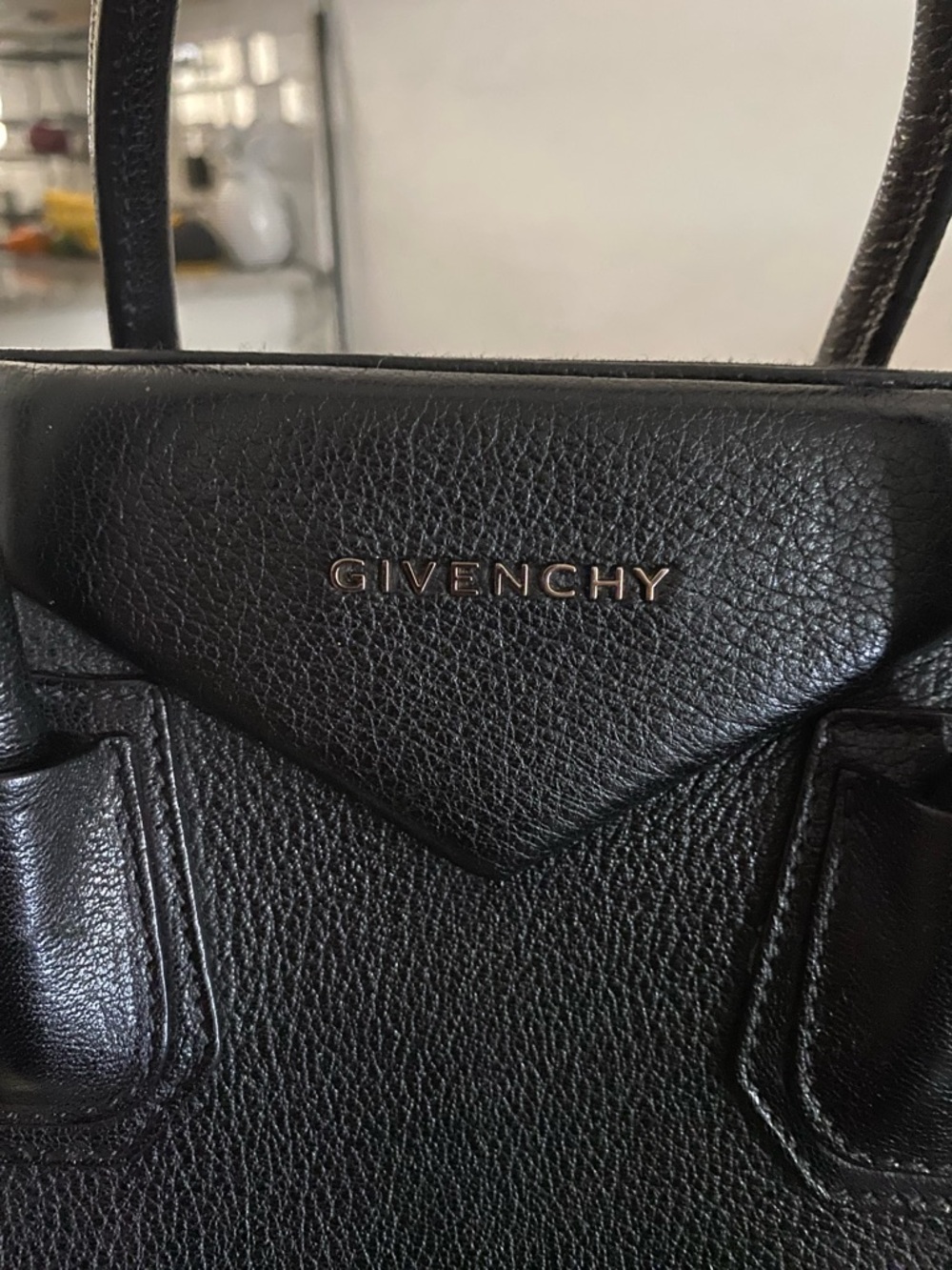 Authentic Givenchy Antigona Medium - Picture 8 of 16